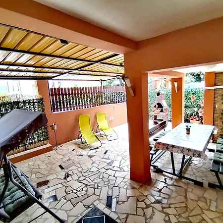 Emy Apartment *